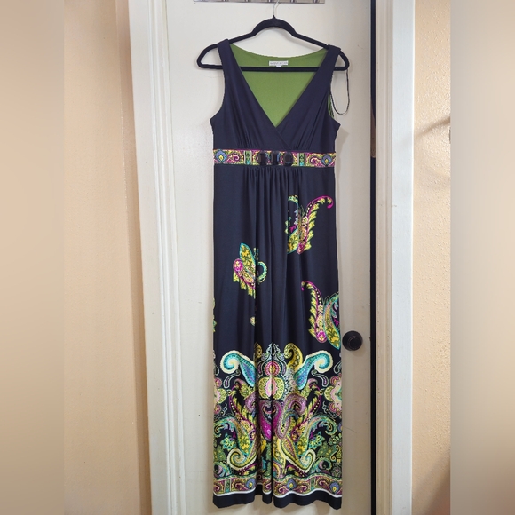 Sandra Darren Black Maxi Dress with Vibrant Paisley - Picture 1 of 3